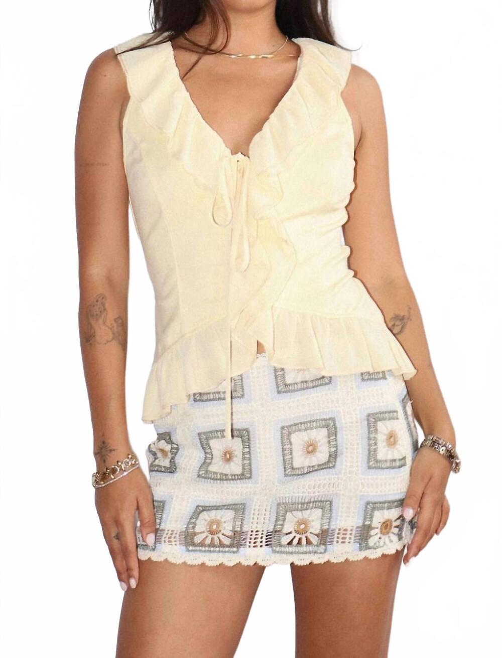 NEW BAILEY ROSE ruffle sleeveless top in lemon
